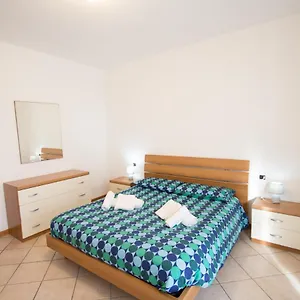 Ristrutturato Con Terrazzo , Varazze Italia
